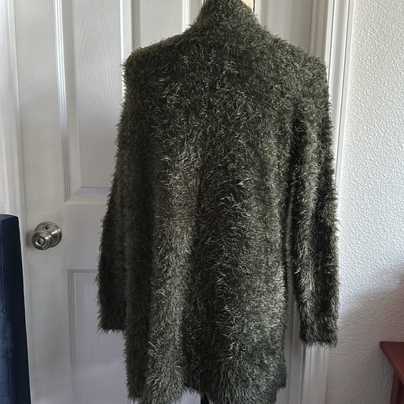 Forever 21 | Olive Eyelash Cardigan | Small - Picture 5 of 6